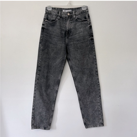 EUC ZARA High Waisted Black Acid Wash Straight Leg Mom Jeans Size 2 - Picture 1 of 6